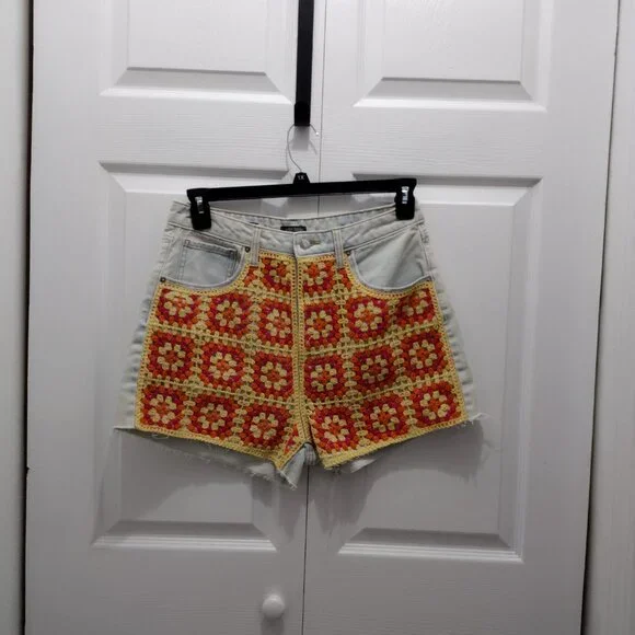 Wild Fable Crochet Denim Shorts Women’s Boho Granny Square Festival Size 10 - Picture 6 of 9